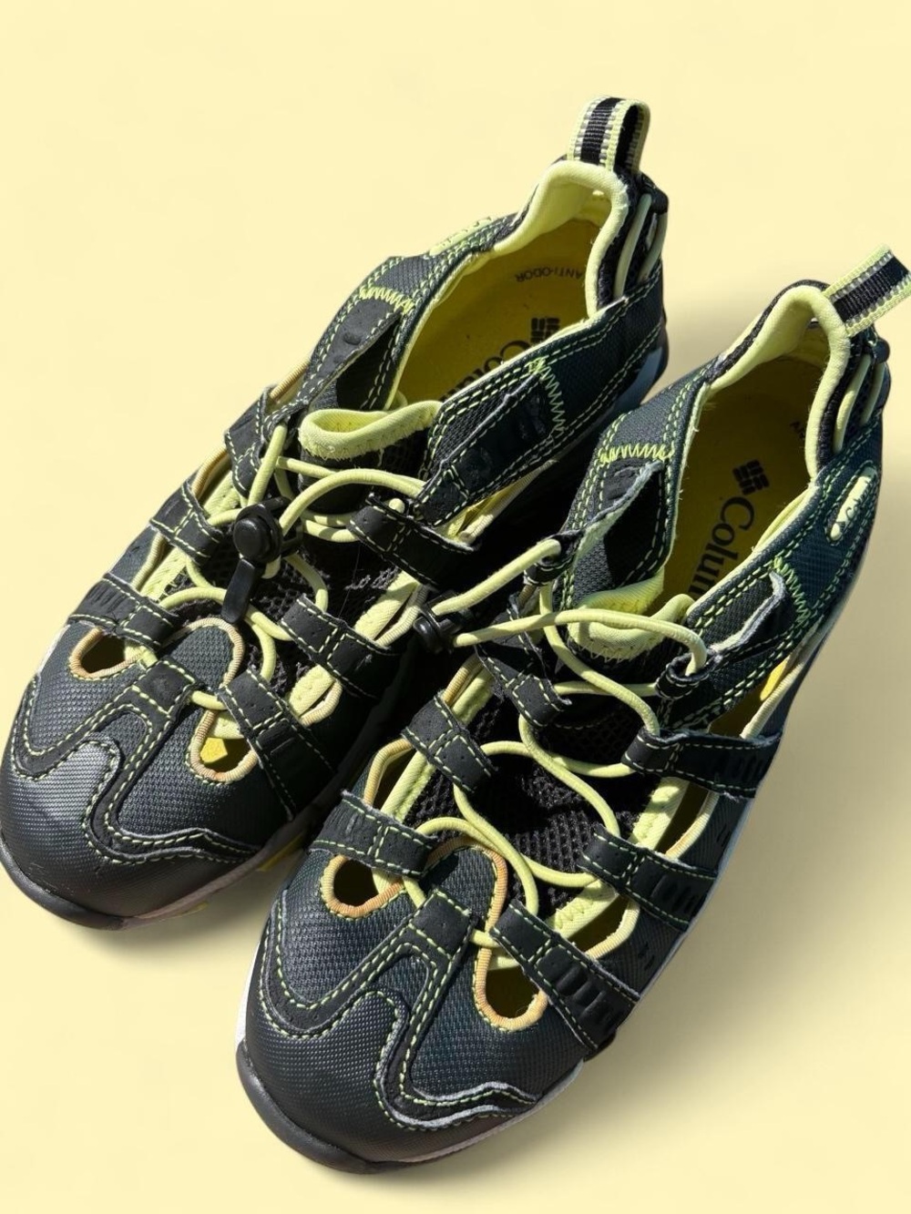Columbia Tigrit black and neon-yellow/green closed-toe hiking sandals US 7.5